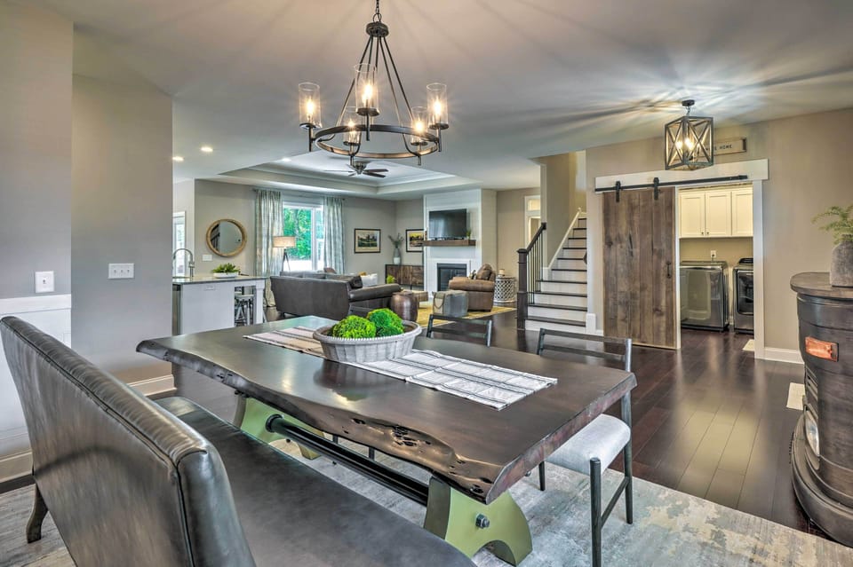 Dining Areas | Dishware/Flatware | High Chair | Trash Bags/Paper Towels