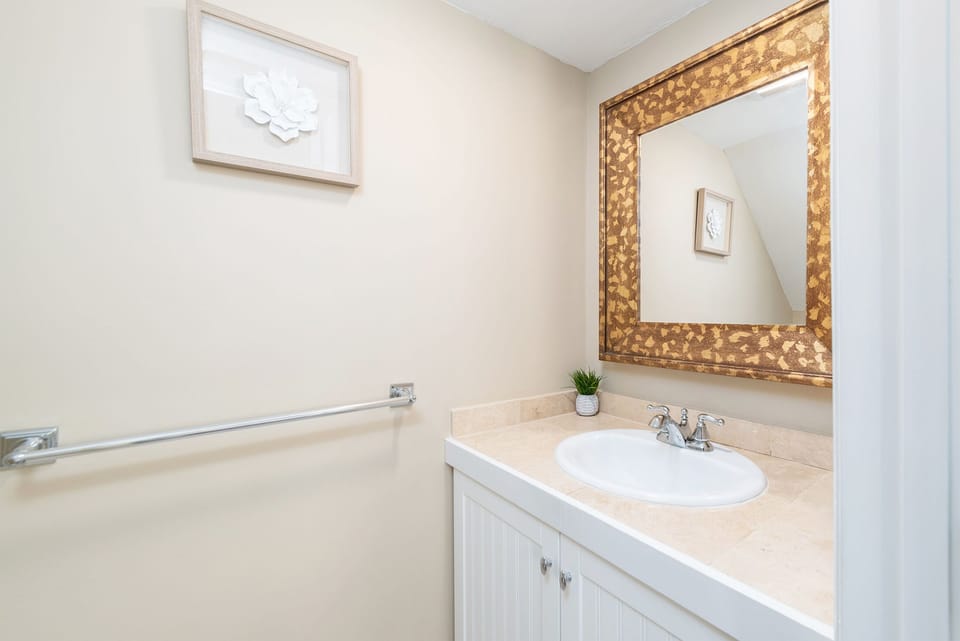Powder room.