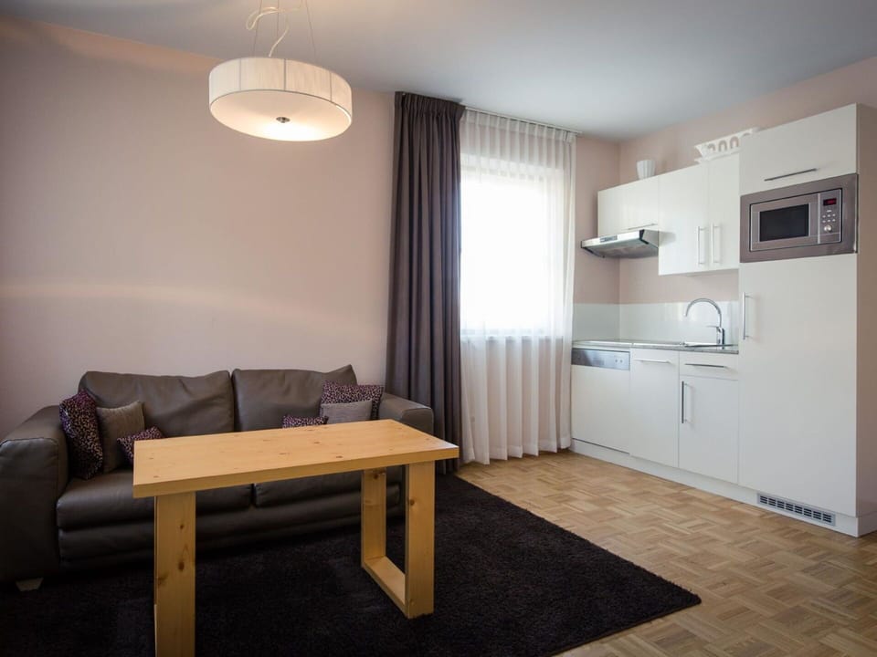 Property, Furniture, Table, Comfort, Building, Wood, Interior Design, Flooring, Floor, Houseplant