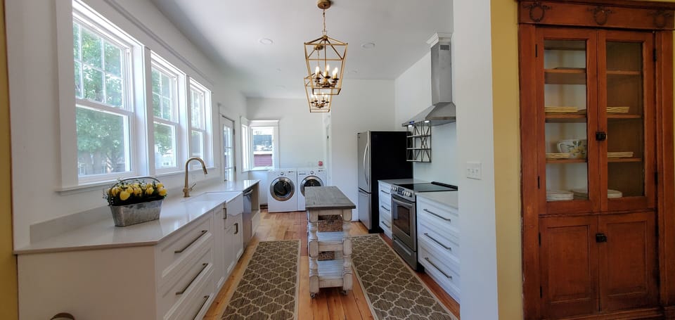 Grand Completely Brand New Outfitted Kitchen