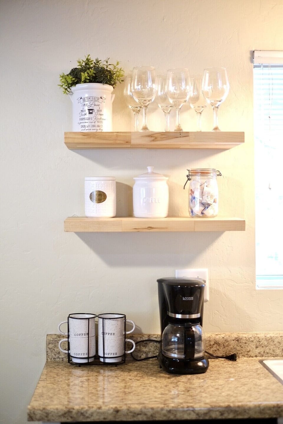 Coffee cornor