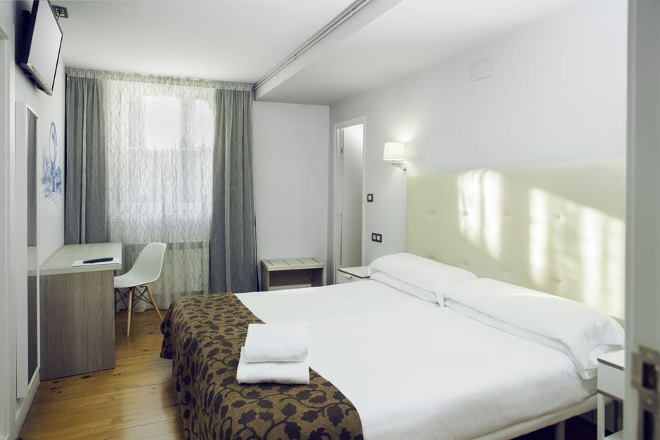 Standard Double Room | In-room safe, individually decorated, individually furnished, desk