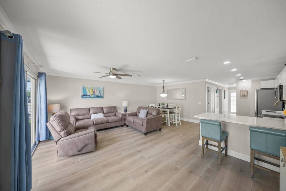 The perfect gathering spot—watch your favorite shows or step outside to soak up the breeze.