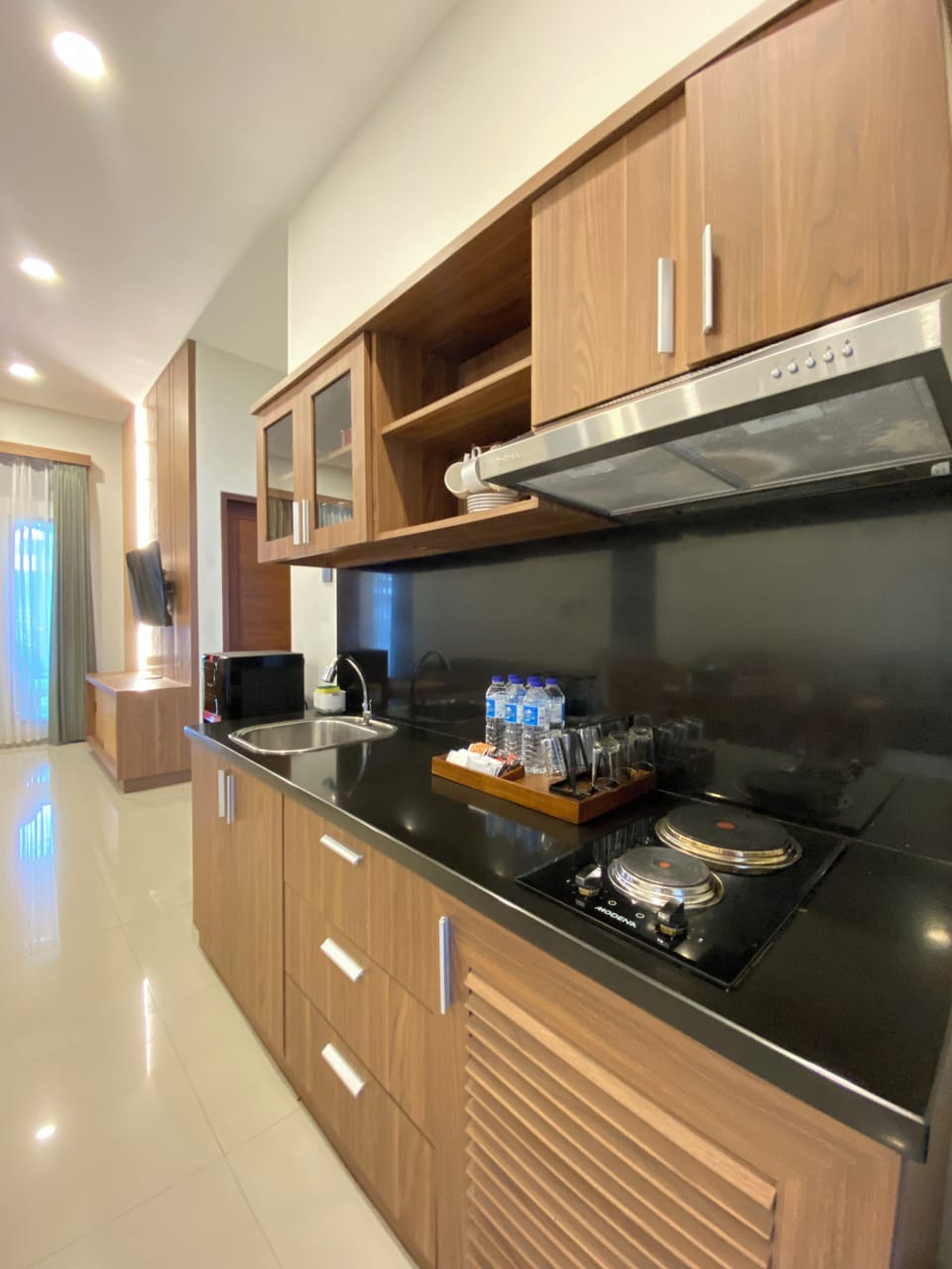 Comfort Villa, 3 Bedrooms, Non Smoking, Ground Floor | Private kitchen | Mini-fridge, coffee/tea maker
