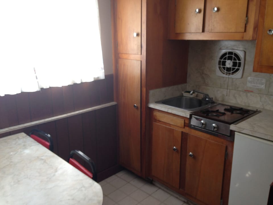 One Bedroom Cottage | Private kitchenette | Mini-fridge