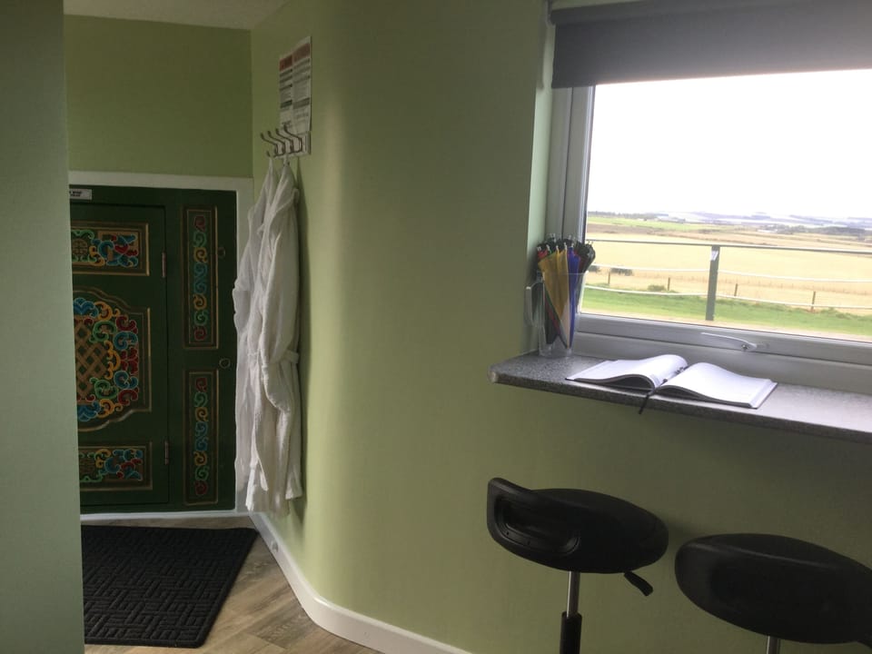 Cabin | 1 bedroom, iron/ironing board, free WiFi, bed sheets