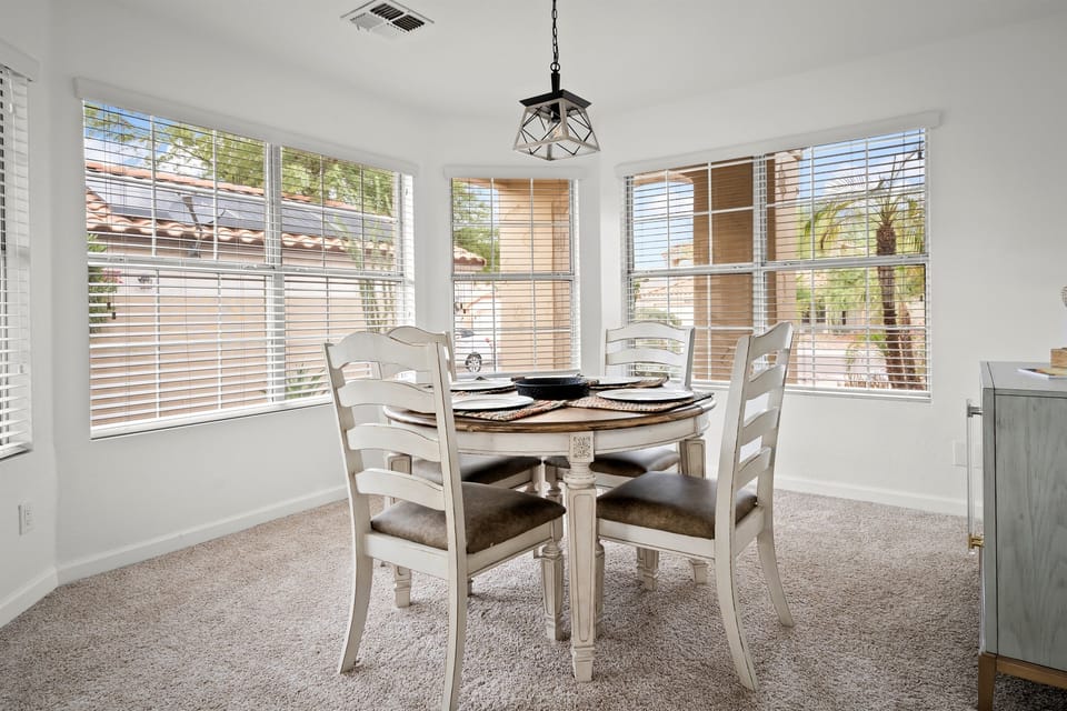 Dining room with seating for 4