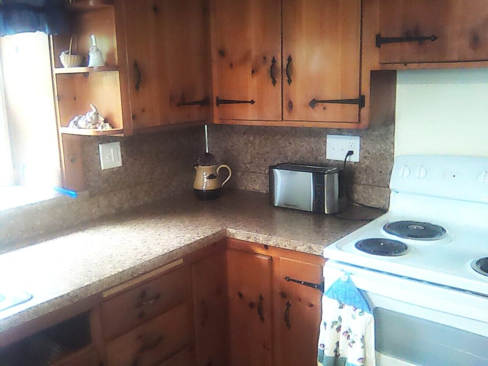 Kitchen W/Toaster
