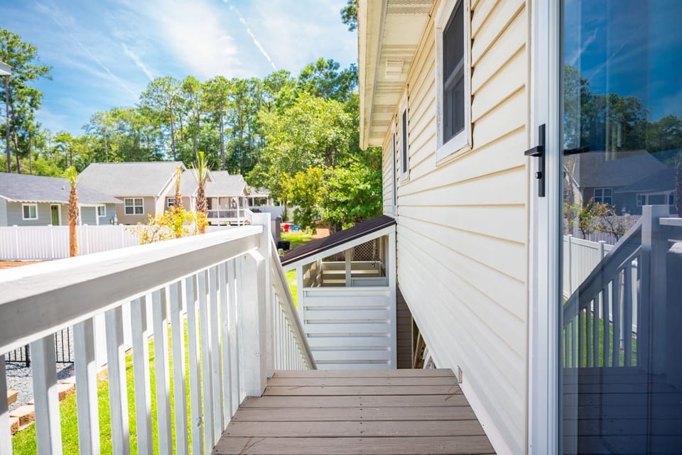 Side Porch / Entrance