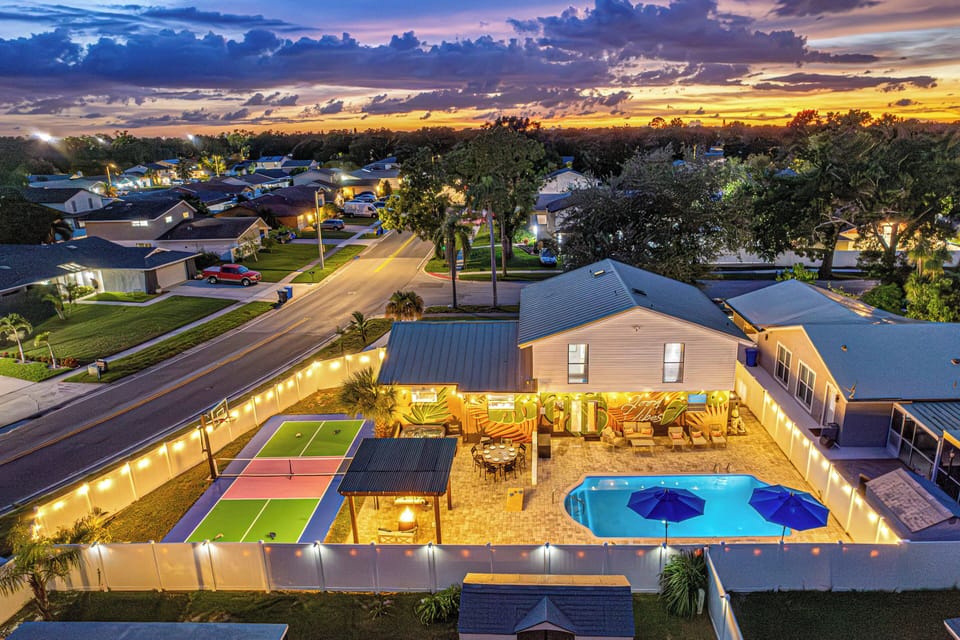 🌴 Rustic Retreat fun—swim, soak, play & capture memories together.