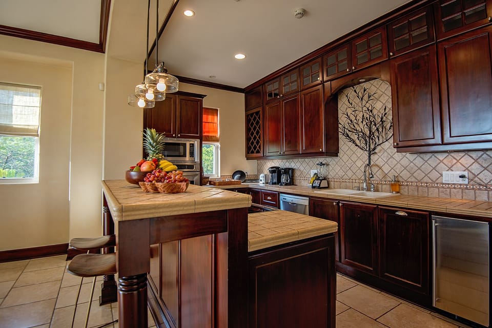 Fully equipped gourmet kitchen.