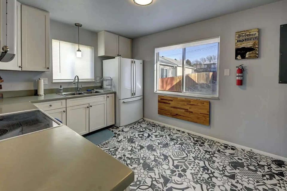 We have a fully equipped kitchen. Along with many other products and appliances, we also offer a refrigerator, microwave, coffee machine, and more!