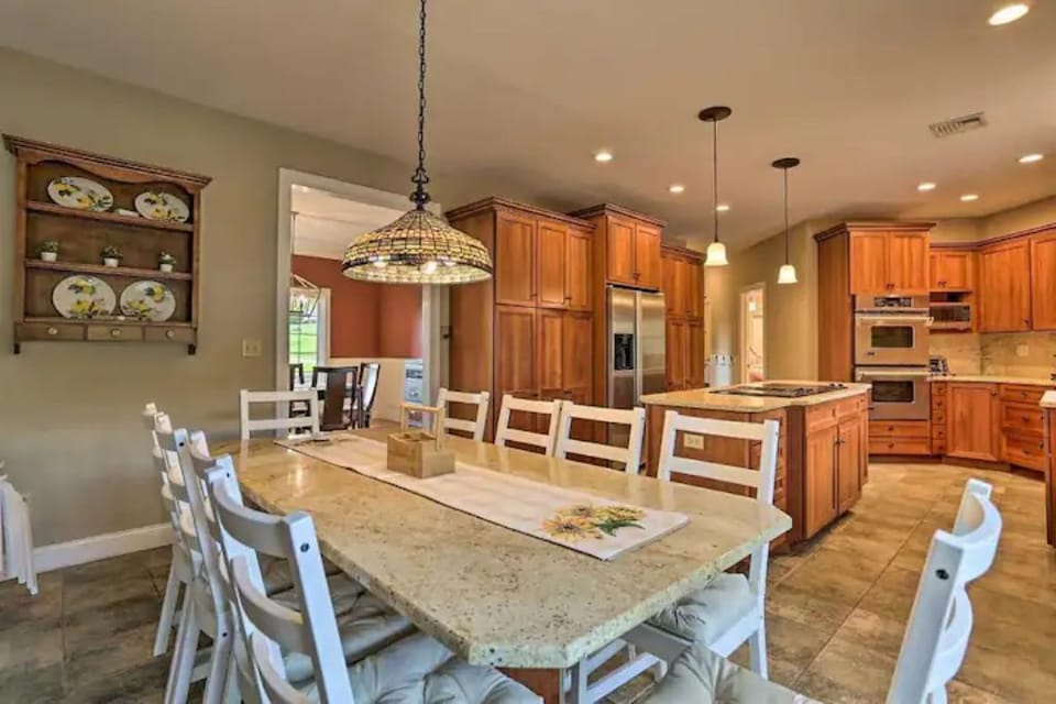 Eat in Kitchen