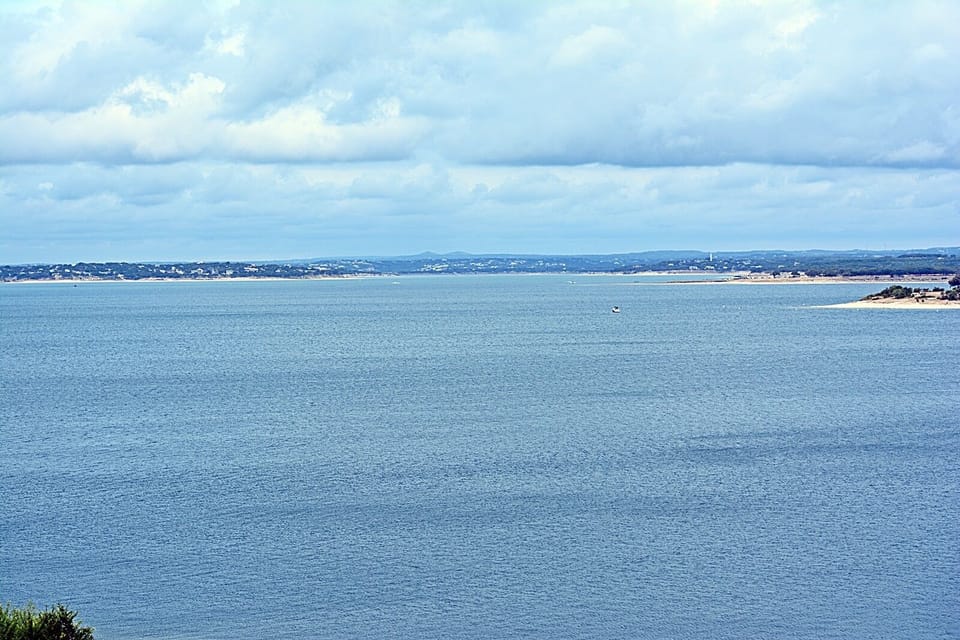 Gorgeous Canyon Lake - a boater's delight