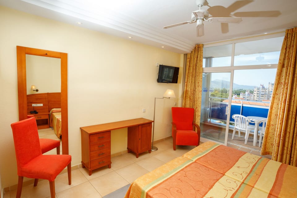 In-room safe, blackout drapes, free WiFi, bed sheets