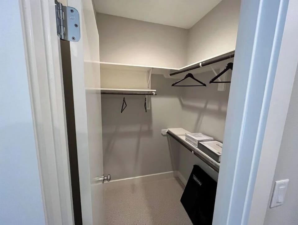 Walk-in closet
