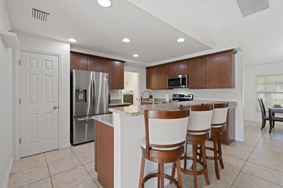 Kitchen and breakfast bar seating