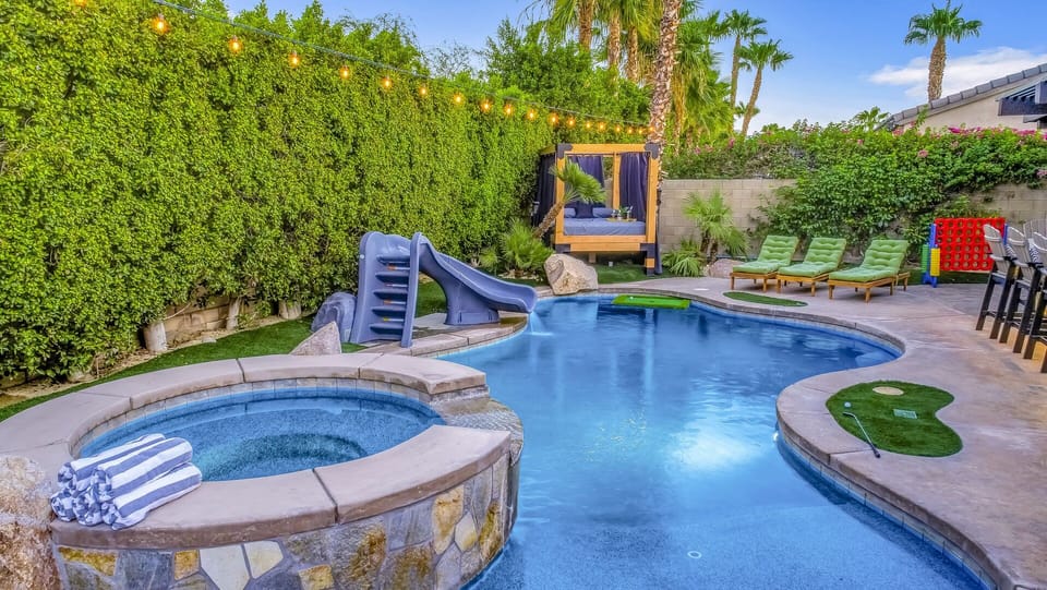 Welcome to Hollywood! If you are looking to host an amazing getaway, then look no further.