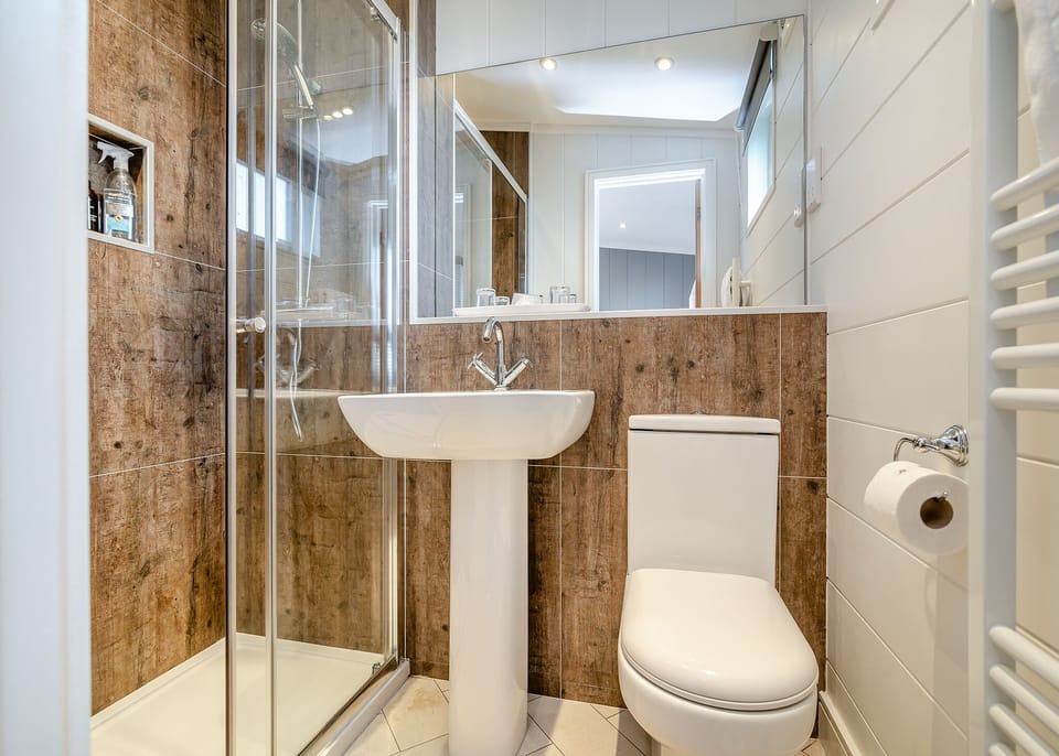 Shower, Bathroom, Toilet