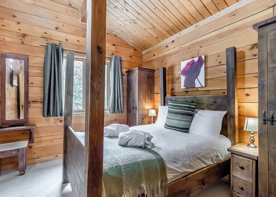 Bedroom, Bed, House