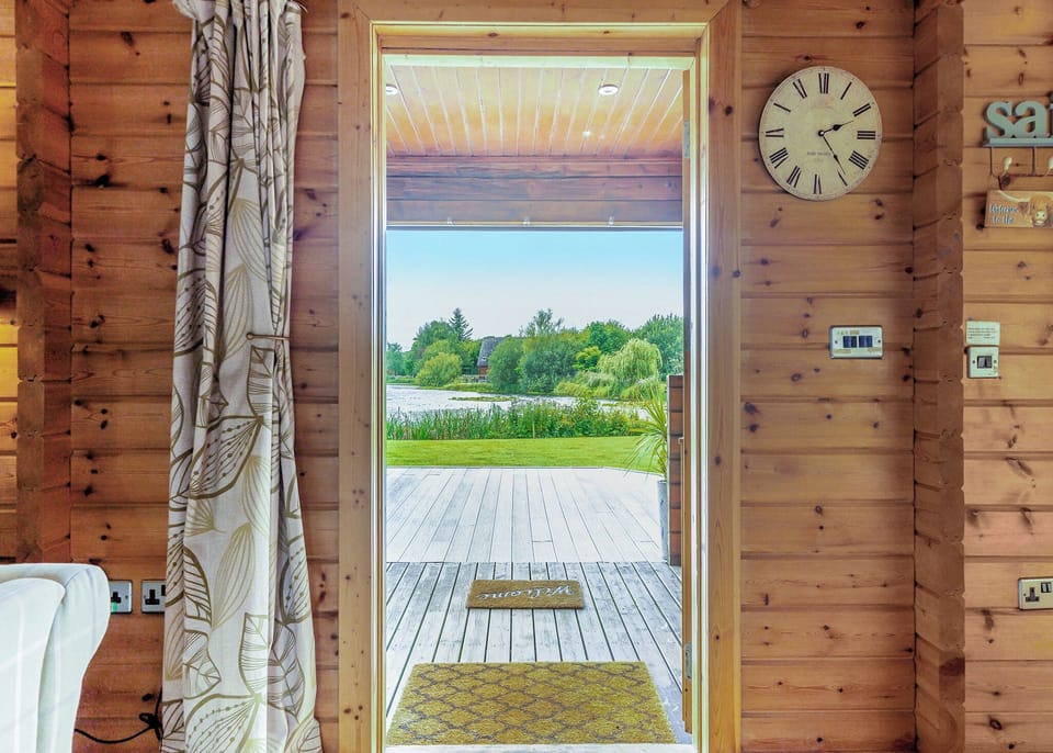 Lake View, House