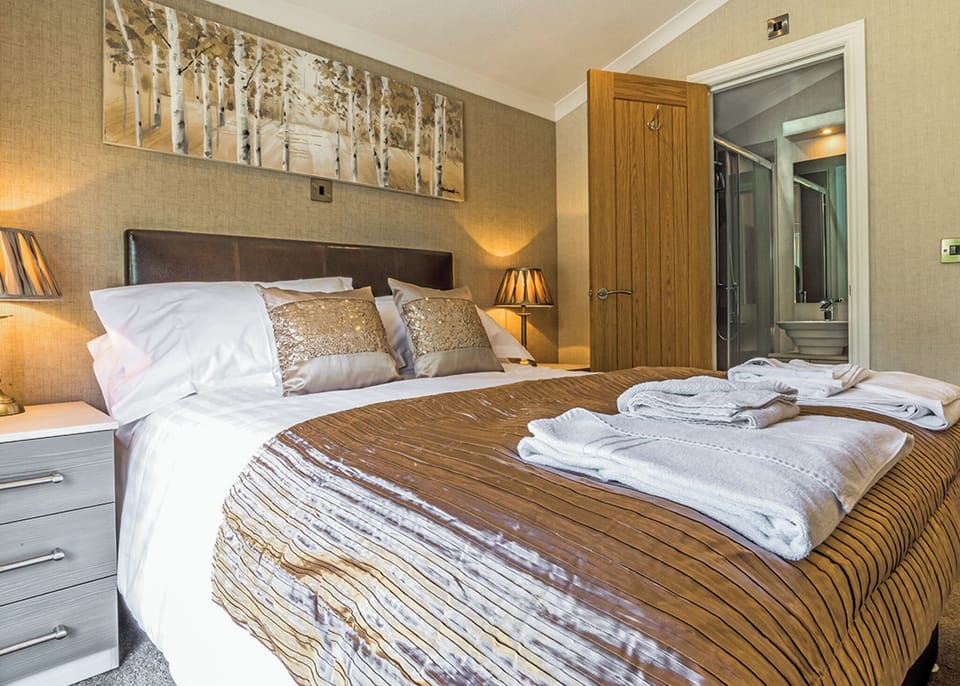Bedroom, Bed
