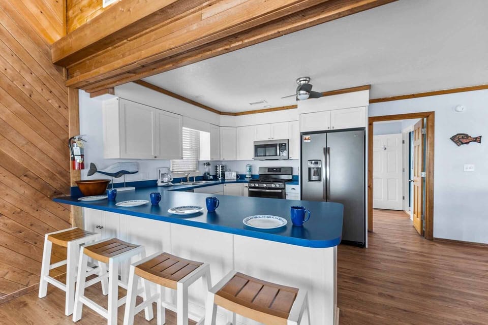 Surf-or-Sound-Realty-1046-Windhaven-Kitchen