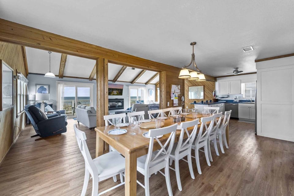 Surf-or-Sound-Realty-1046-Windhaven-Dining-Area