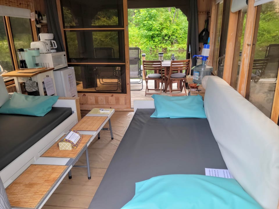 Lovely cabin with panoramic views and fully equipped (bedding and towels optional)