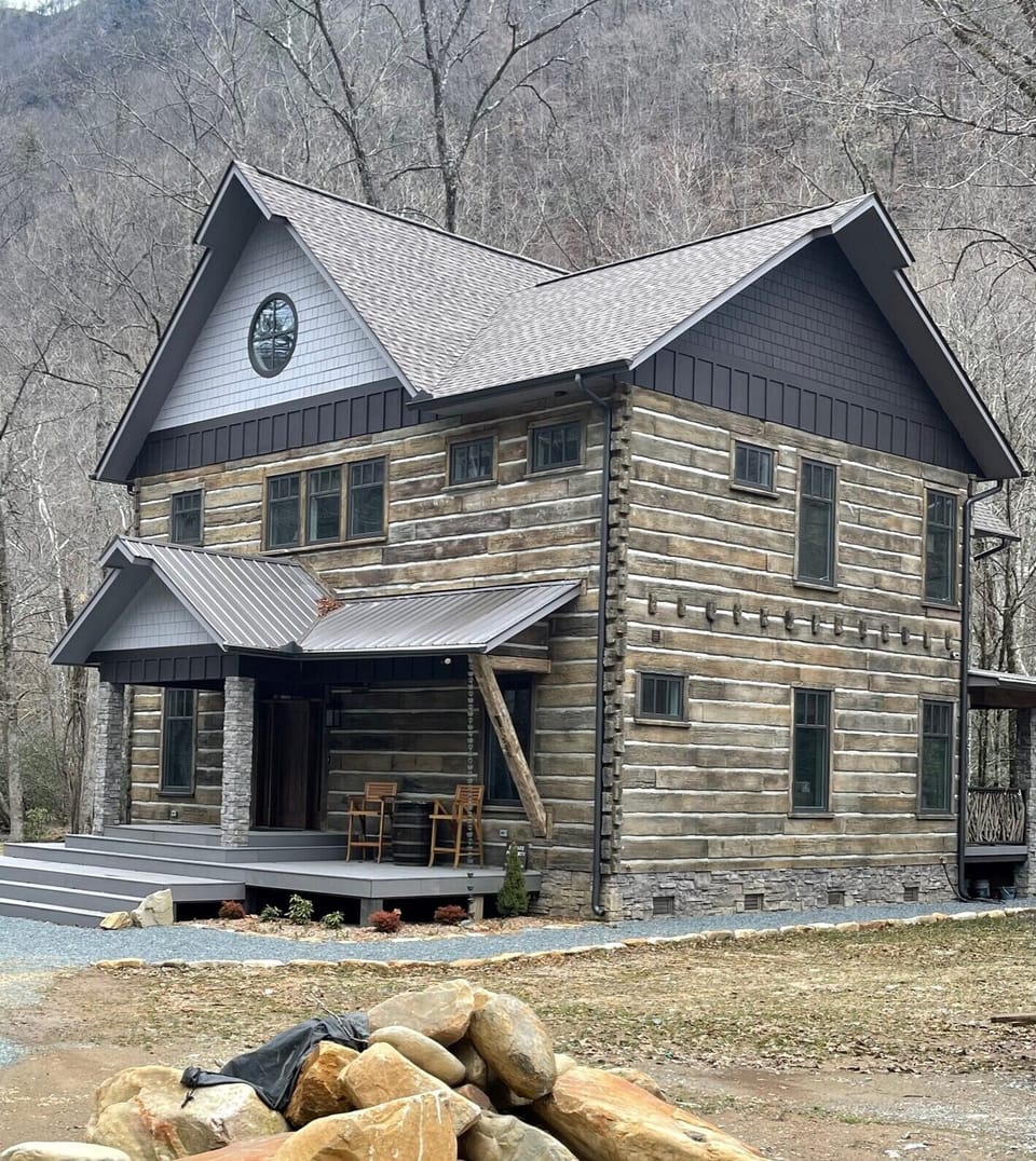 lil Cabin on the River