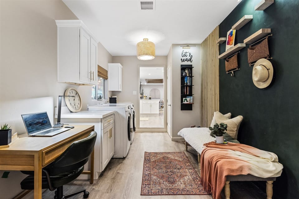 The Reading Nook/Work Space