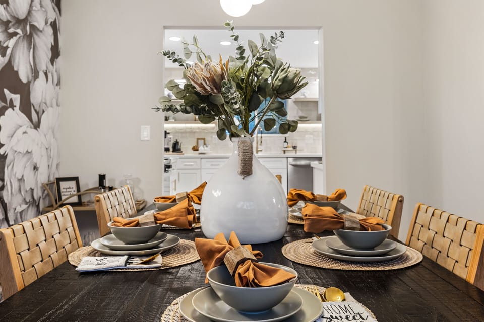 Bohorganic Dining table with Seating for 6