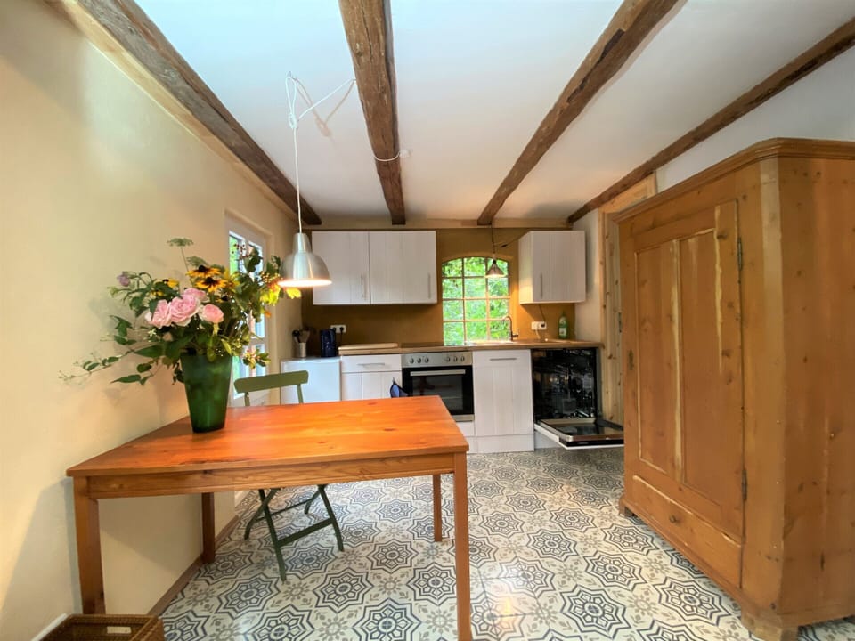 Romantic Apartment, Private Bathroom | Restaurant