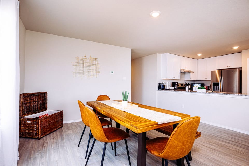 Spacious dinning room next to the kitchen and living room. 