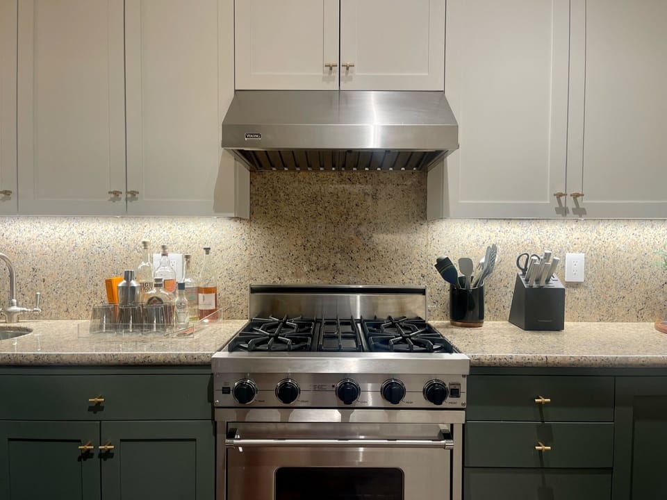 Well equipped kitchen (bourbon included)
