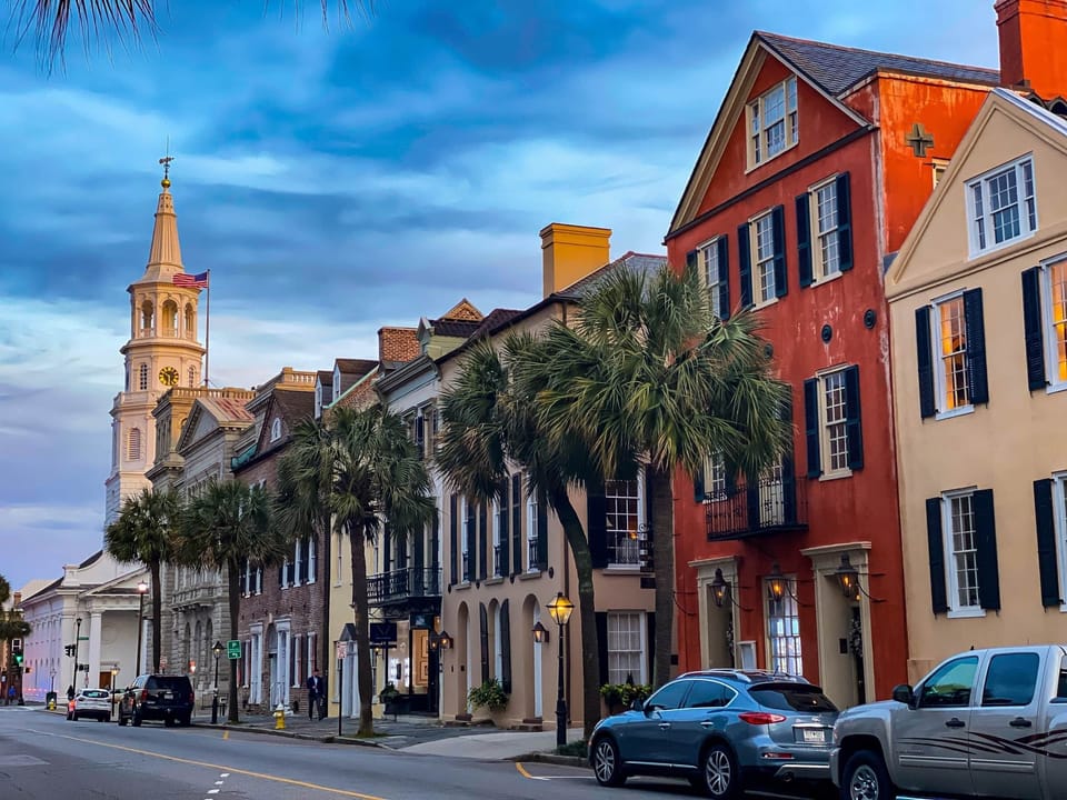 About a 10 min drive to Historic Downtown Charleston