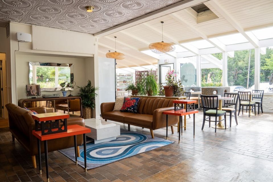 Breakfast, lunch and dinner served