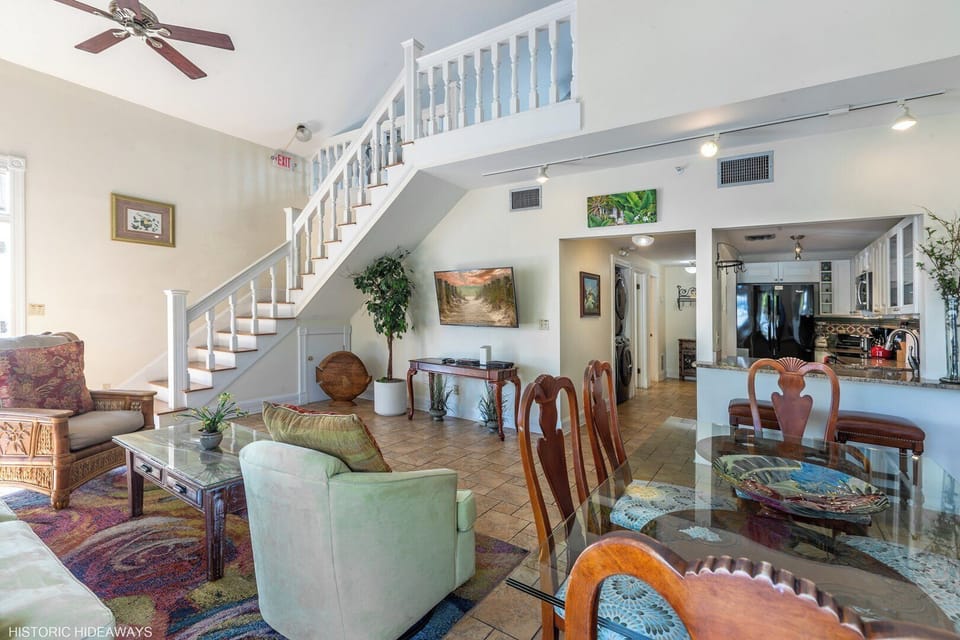 Living / Dining Area