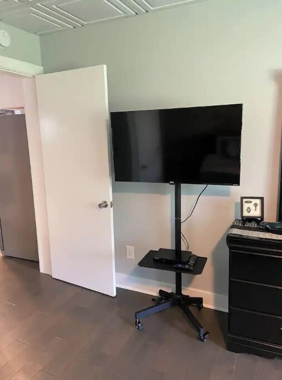 Mobile smart TV that can be used in any room.