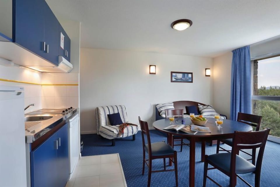 Tuck into a great meal in your dining area.