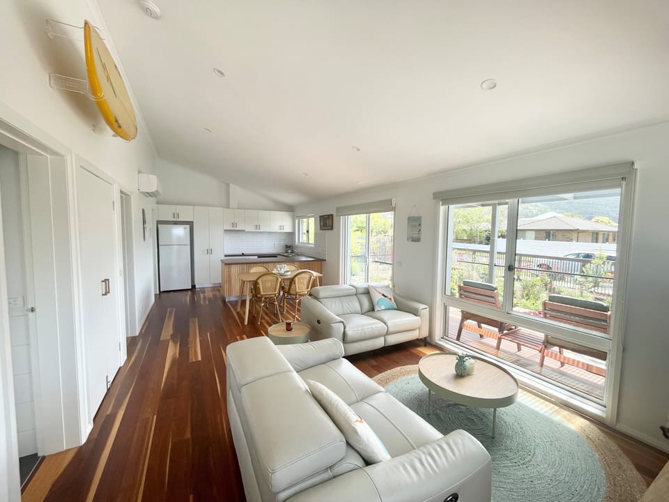 Silvertop Retreat @ Apollo Bay - living area