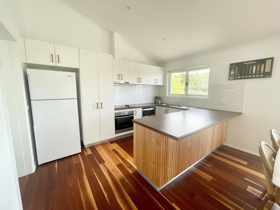 Silvertop Retreat @ Apollo Bay - kitchen