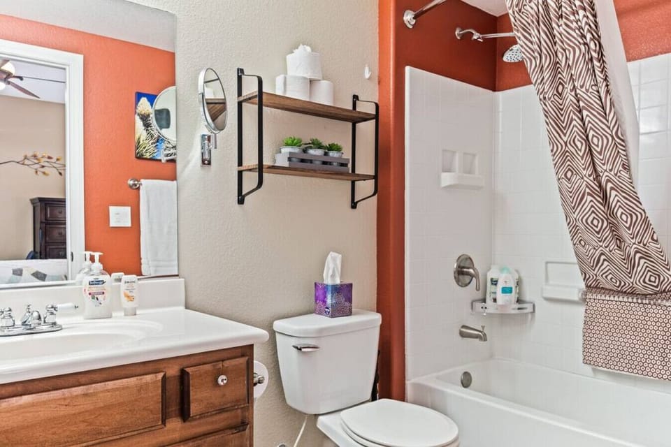 Sparkling clean primary bath.
