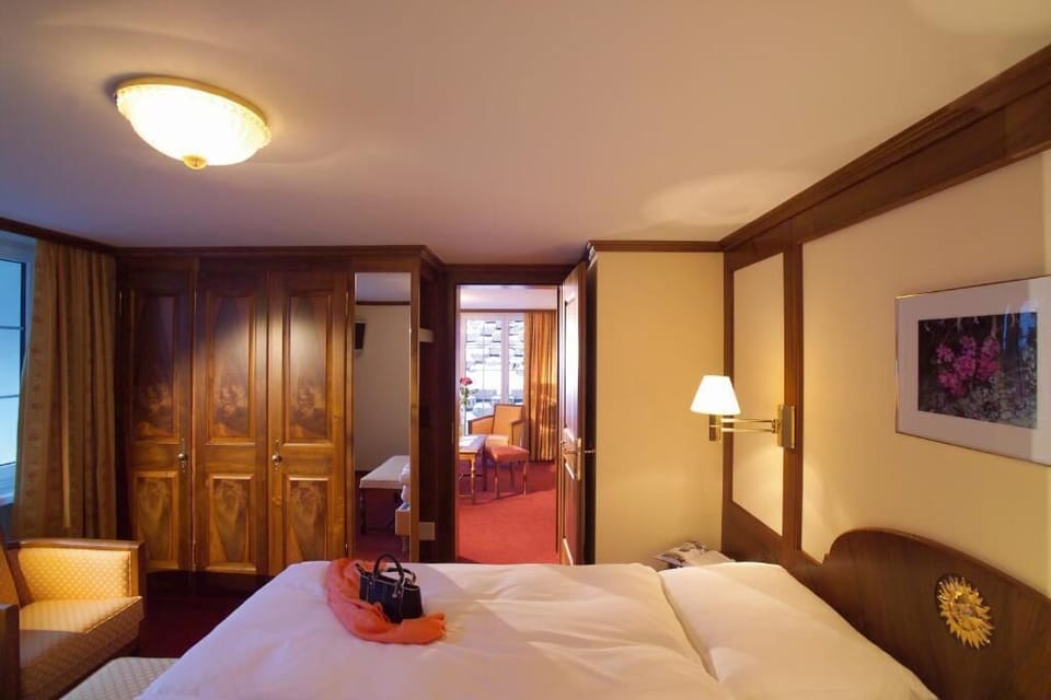 Classic Suite | Premium bedding, down comforters, minibar, in-room safe