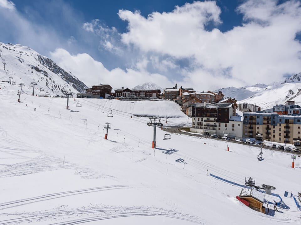 Snow and ski sports