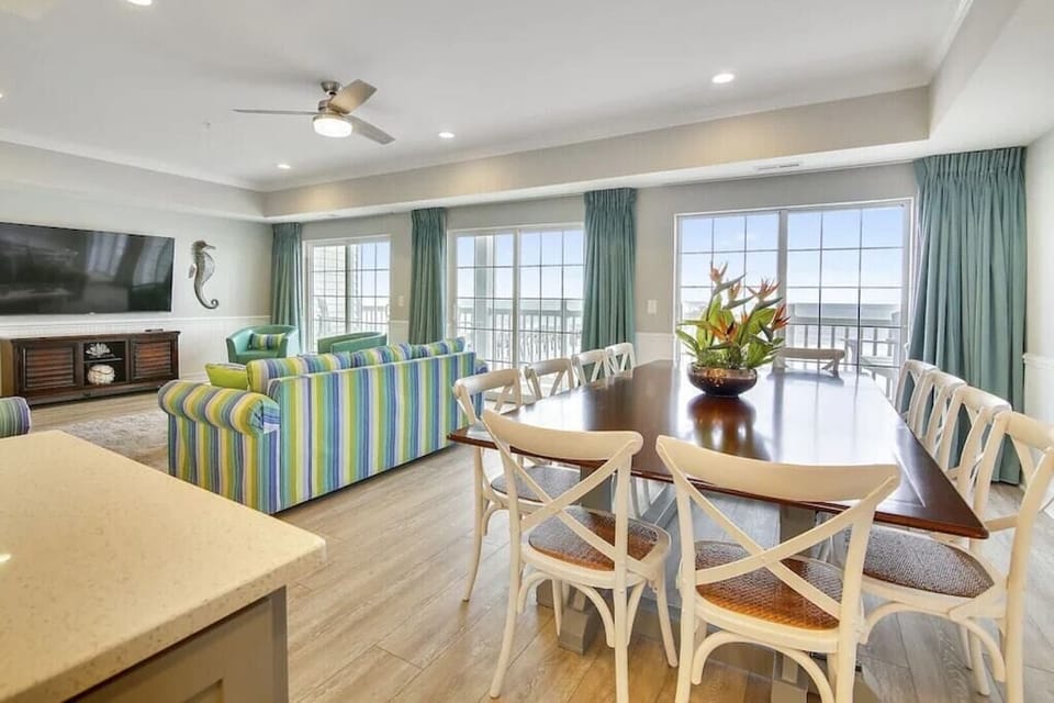 Living room / dining room areas with beach view