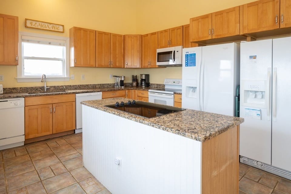 KITCHEN with island cooktop and another cooktop on the stove, 2 - KITCHEN with island cooktop and another cooktop on the stove, 2 fridges, 2 dws!