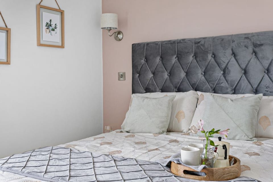 Fresh Escapes - Coombe Bank, Teignmouth, Sleeps 4 