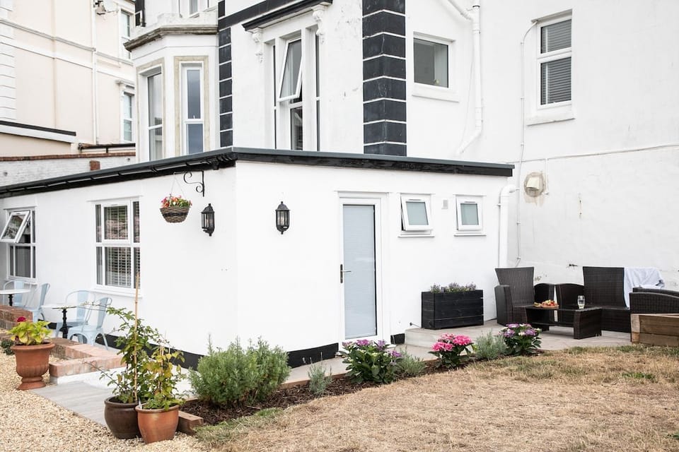 Fresh Escapes - Coombe Bank, Teignmouth, Sleeps 4 