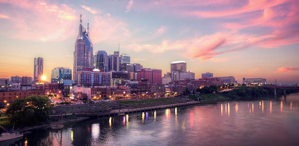 Experience the vibrant skyline of Nashville from your very own luxurious getaway. Perfect for groups or special occasions, Misfit Homes offers stunning accommodations that capture the essence of Music City. Reserve your stay today!